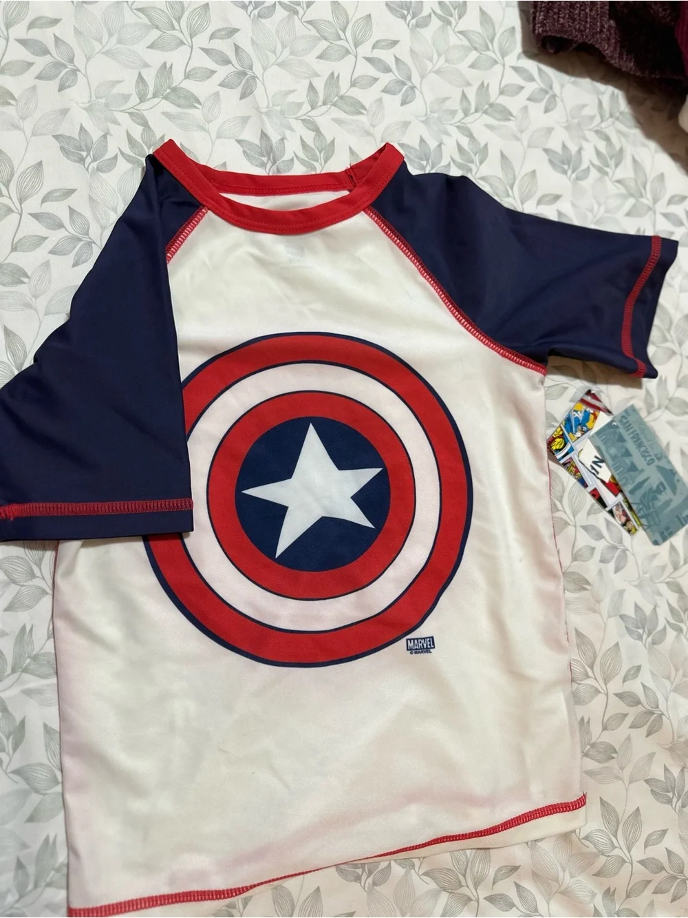 Old Navy Kids Marvel Rash Guard - Red, White, Red & Navy , Captain America 5T